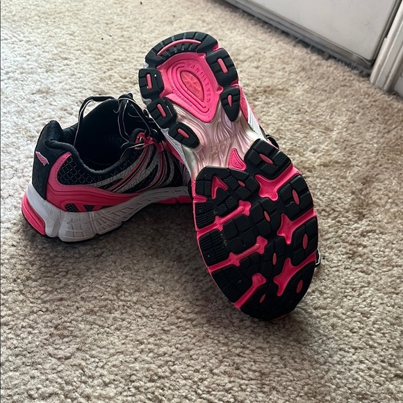 Avia Cantilever Women's Black and Pink Athletic Shoes - Picture 4 of 6